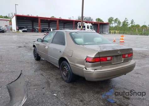 1999 Toyota Camry Le from USA, damaged, VIN 4T1BG22K1XU889078